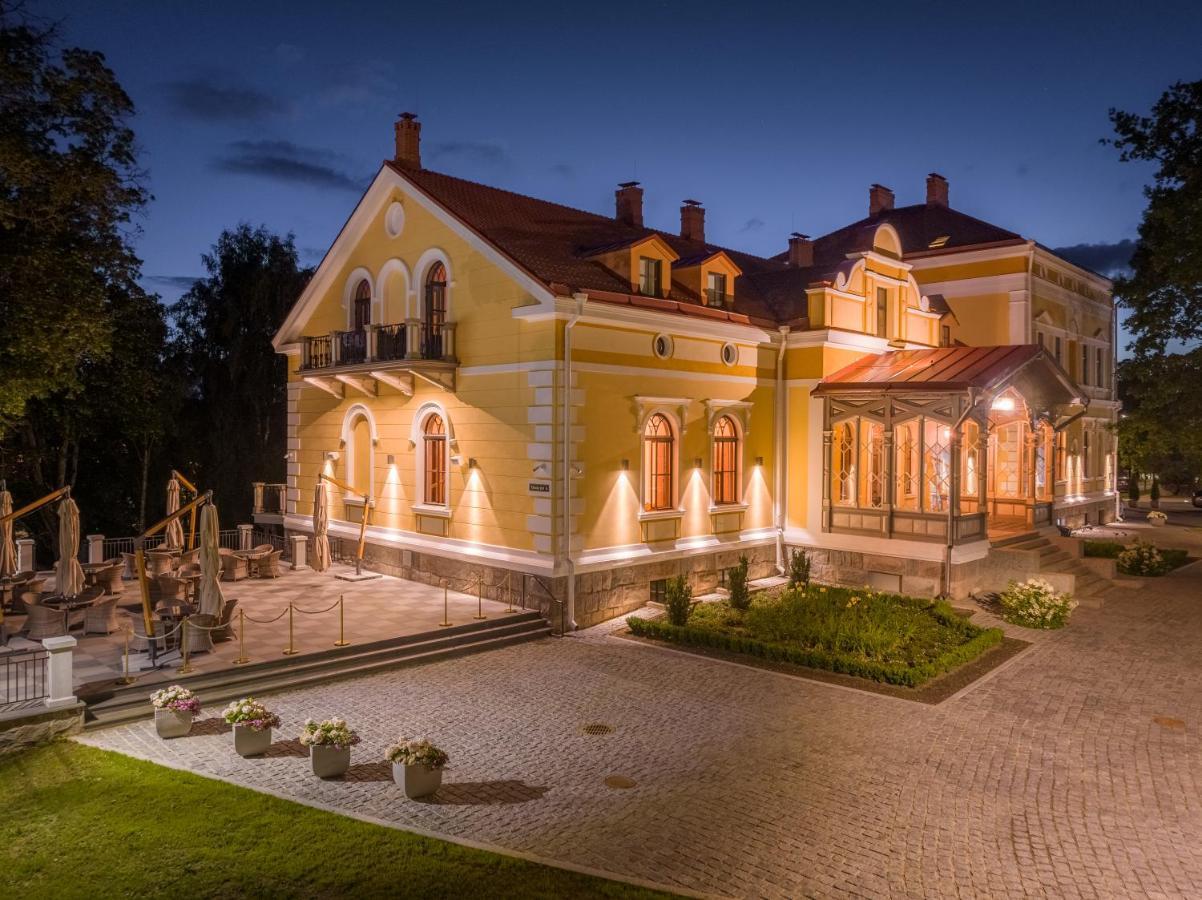 Schloss Fellin Boutique Hotel And Spa ヴィリャンディ エクステリア 写真